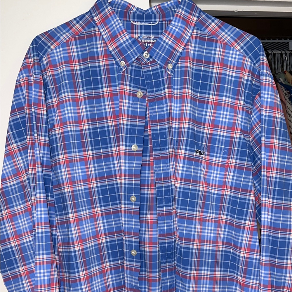 Vineyard Vines OTG Performance Men's Classic Blue and Red Shirt
